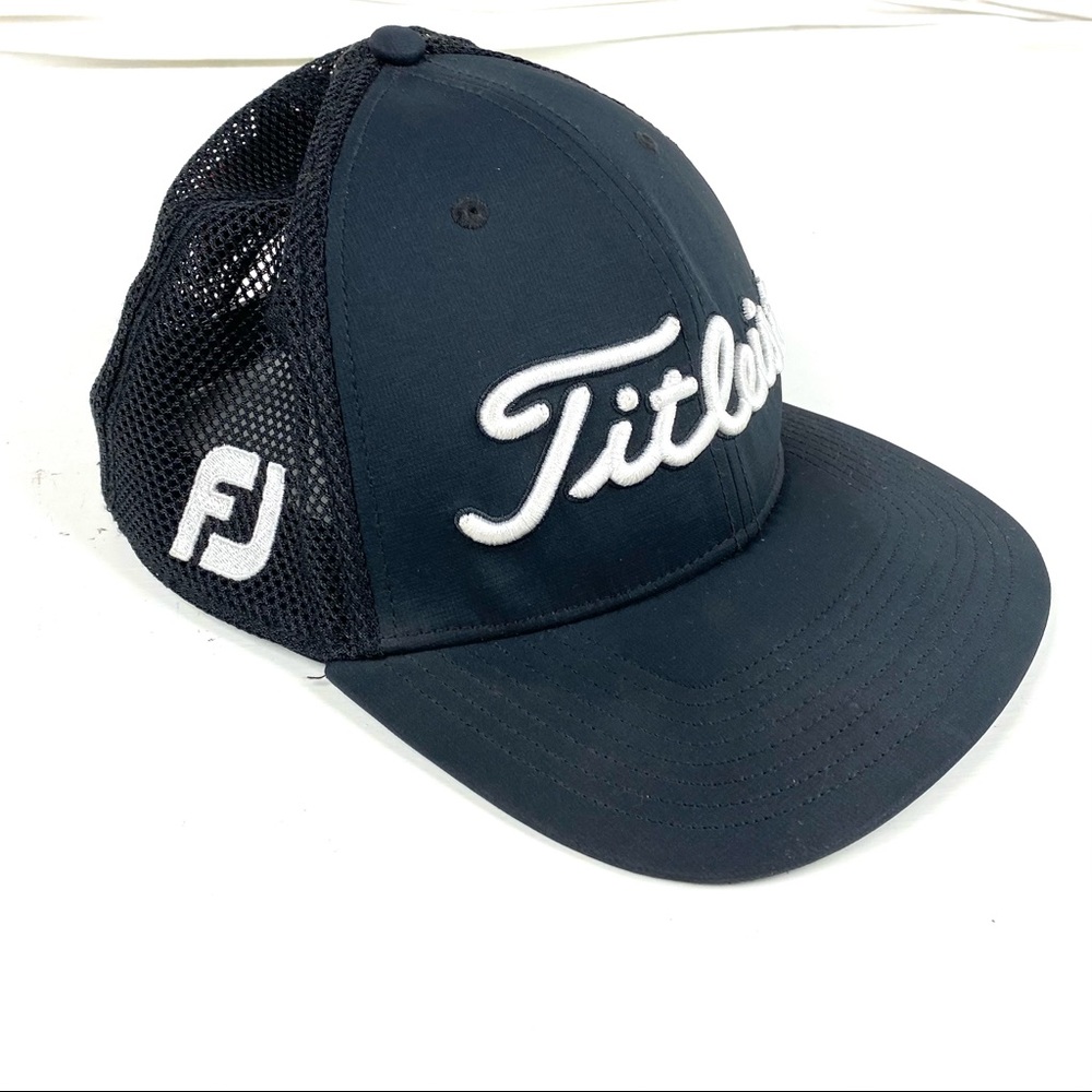 Titleist pro v1 Footjoy golf hat adjustable black mesh cap
